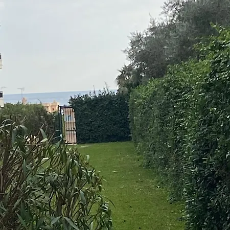 Beau Proche Mer, Gare Et Commerces * Антиб