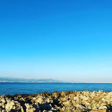 Beau Proche Mer, Gare Et Commerces דירה אנטיב
