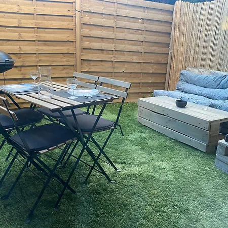 Beau Proche Mer, Gare Et Commerces אנטיב