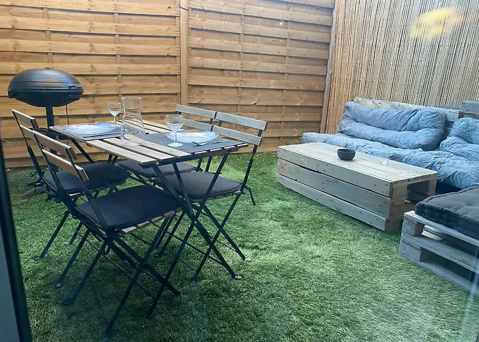 Beau Proche Mer, Gare Et Commerces אנטיב