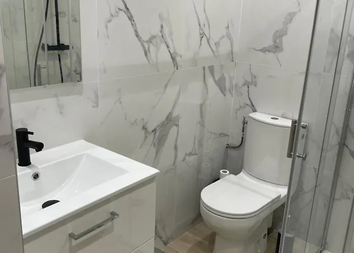 Beau Proche Mer, Gare Et Commerces Antibes